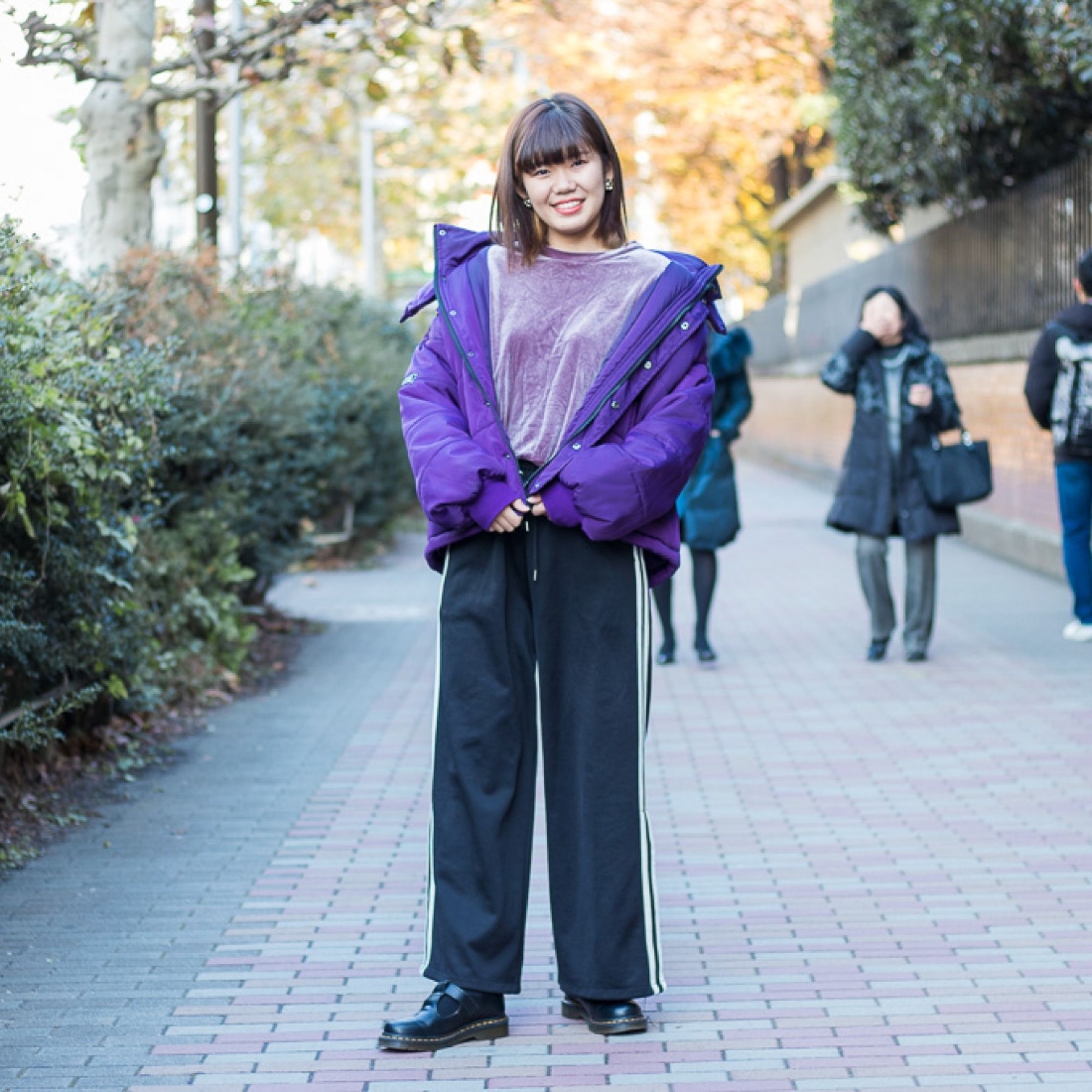 ダウンジャケットとトップスの紫がかわいい！ URC・ミサトのスポーティーファッションをスナップ！