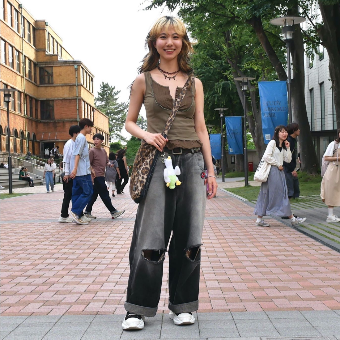 夏の到来を感じるノースリーブ🌻国際教養学部なつ子のオシャレすぎるファッションスナップ！