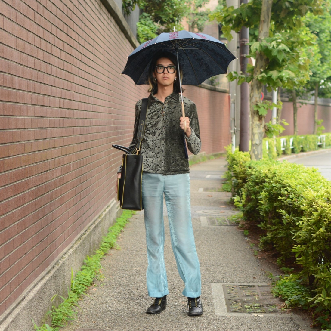 高級感溢れる日傘スタイル！国際政治経済学部レオのアイテム詳細は必見🌤