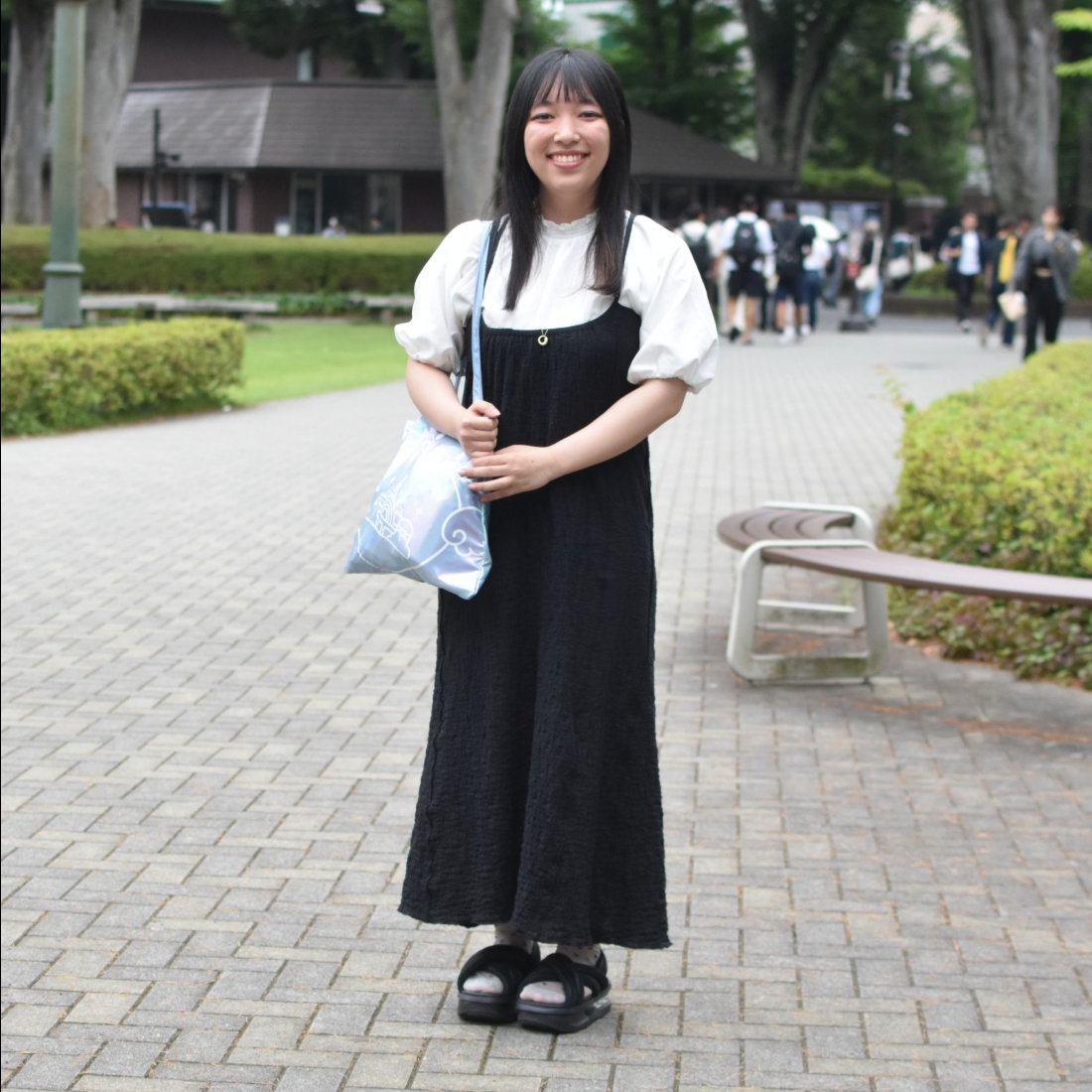 学生ボランティア本部 Uni.  所属あかりの気になるバッグの購入場所は...？🖤アイテム詳細をちぇけー！