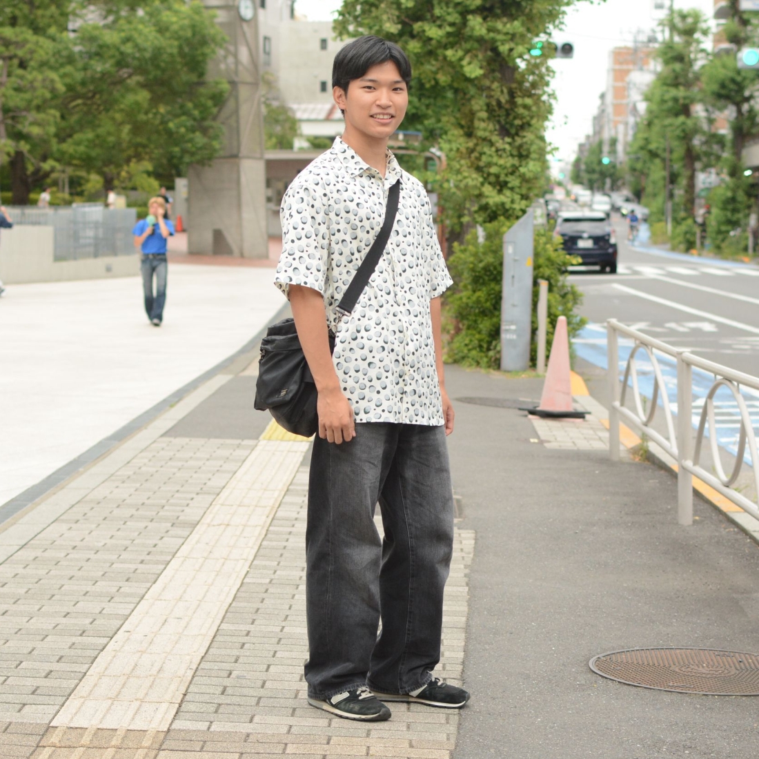 経済学部ゆゆゆの通学コーデ！目をひくシャツの詳細は...