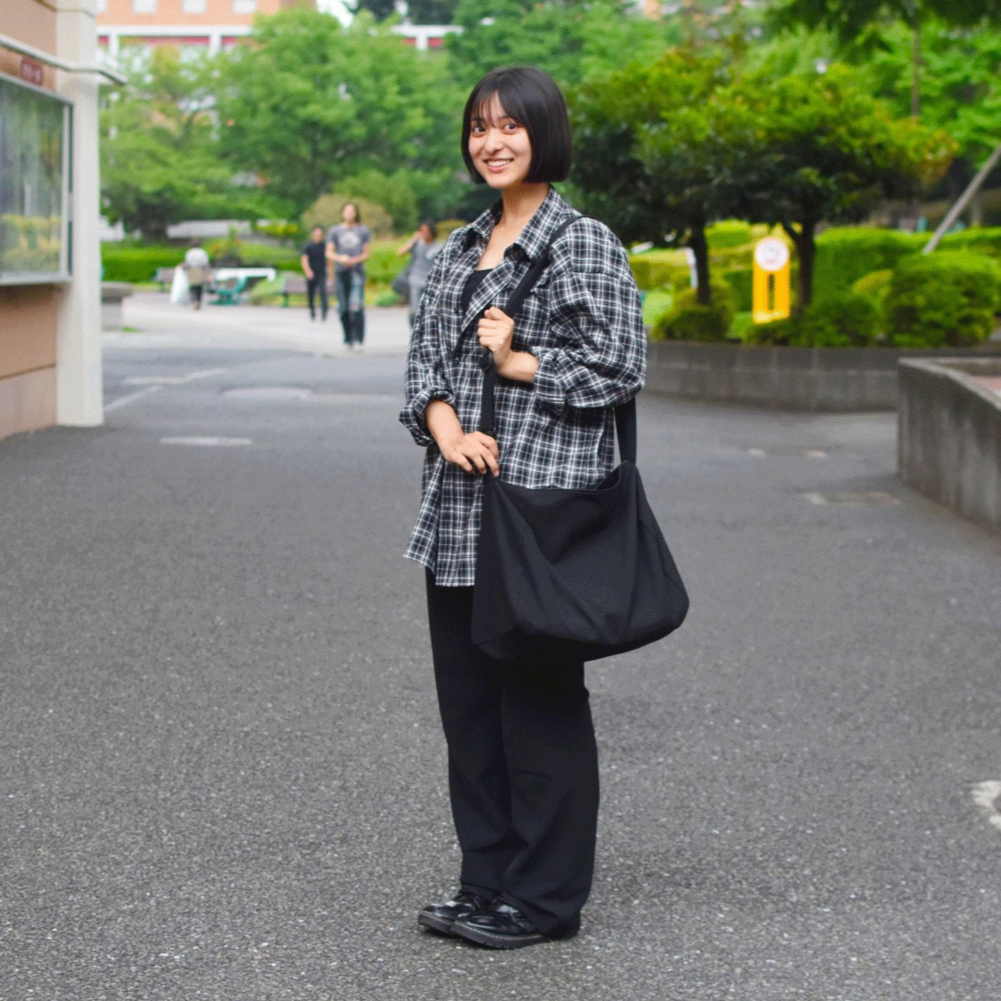 これは地元愛が伝わる一着🍎大学祭実行委員会りんりんの通学コーデを激写！