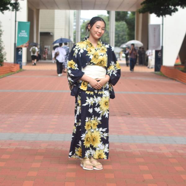 ネイルもピアスも全部ひまわり💛🌻神学部アキラ on 浴衣デー