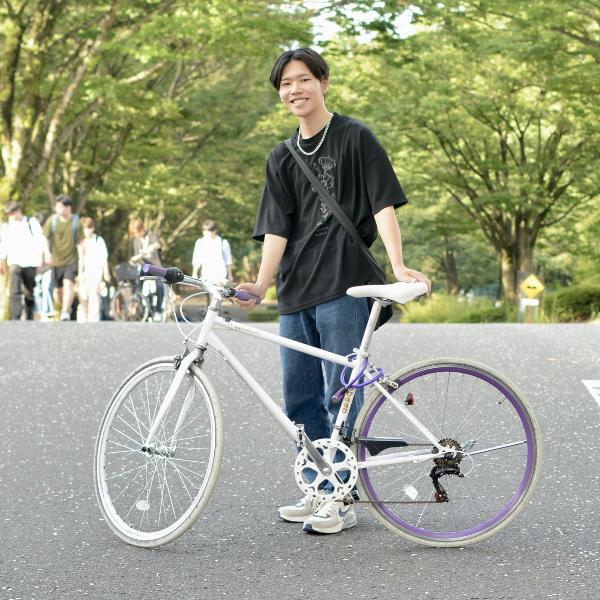 理学部りょうの相棒の自転車をチェック✅紫の鍵がタイヤの色と合っててお洒落💜🗝